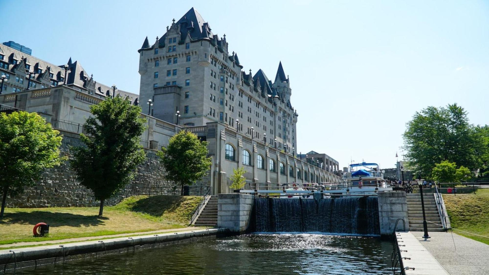 Holiday Inn - Ottawa Dwtn - Parliament Hill, An Ihg Hotel Экстерьер фото